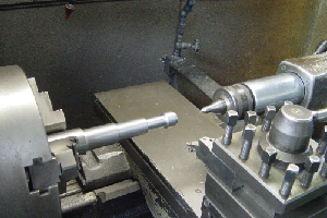 旋盤にてドローバー製作